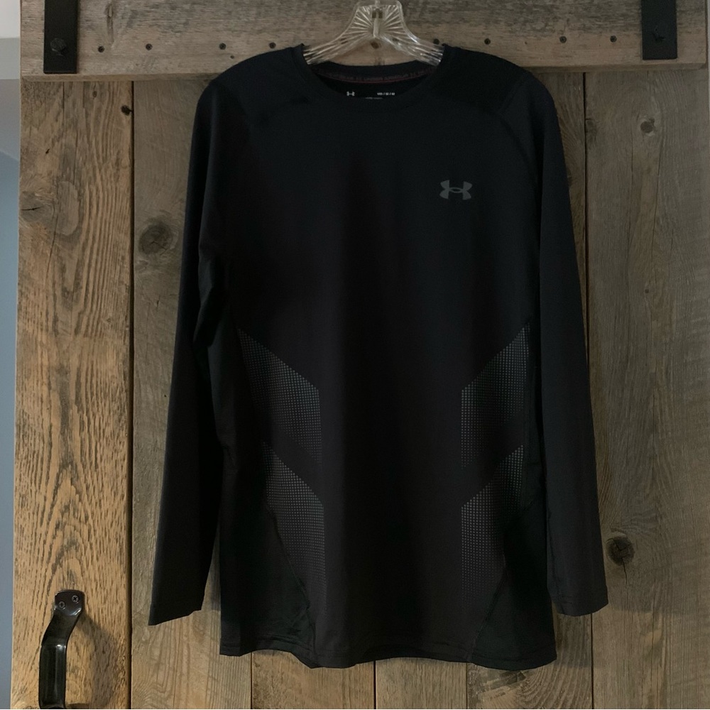 Men's Medium UNDER ARMOUR HeatGear Black Fitted Long Sleeve Athletic Shirt